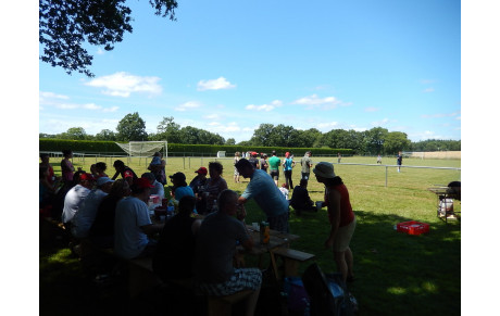 Belle journée pour notre barbecue annuel de fin de saison.